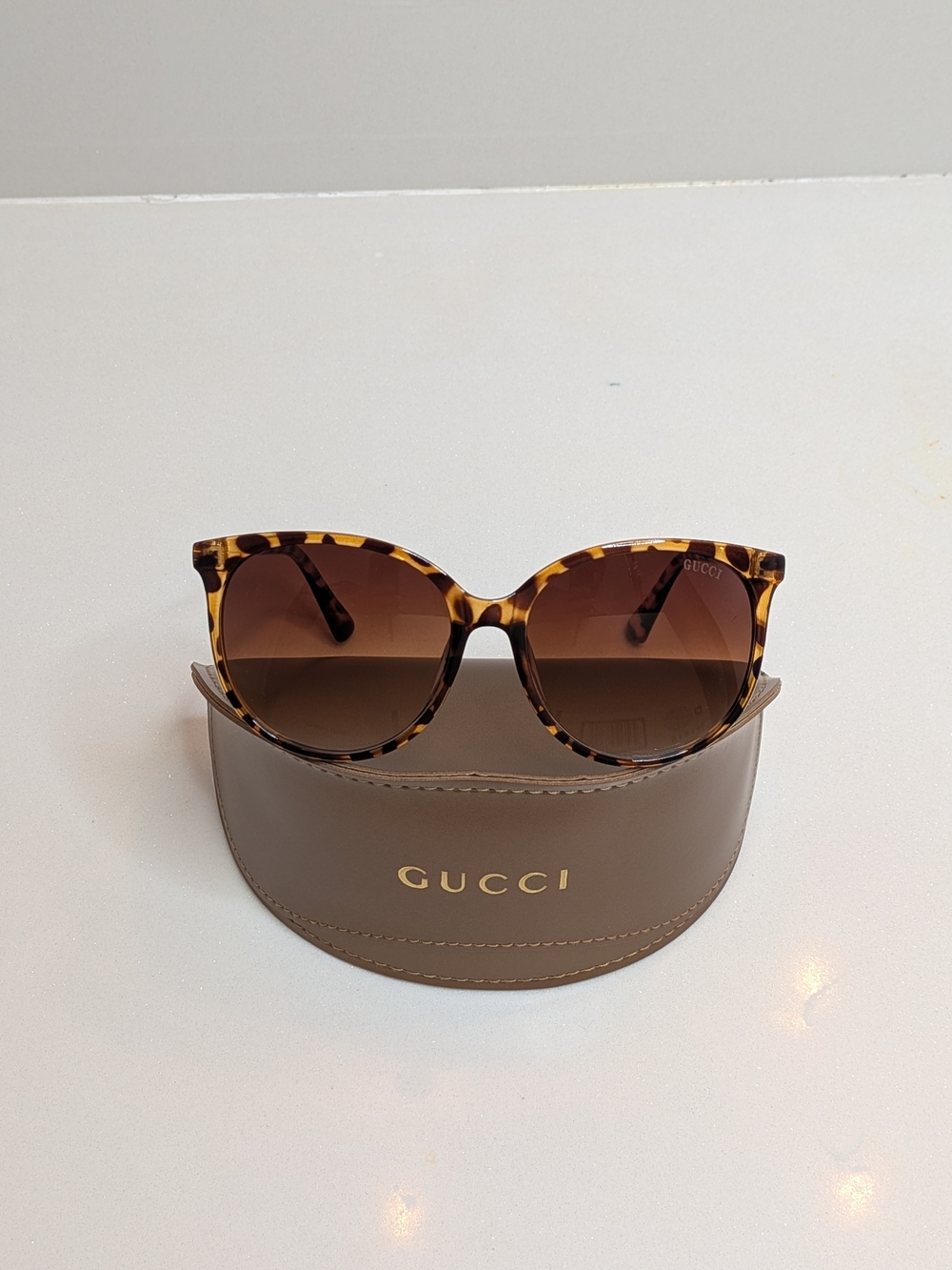 Gucci Tortoise Round Sunglasses Gold Arms